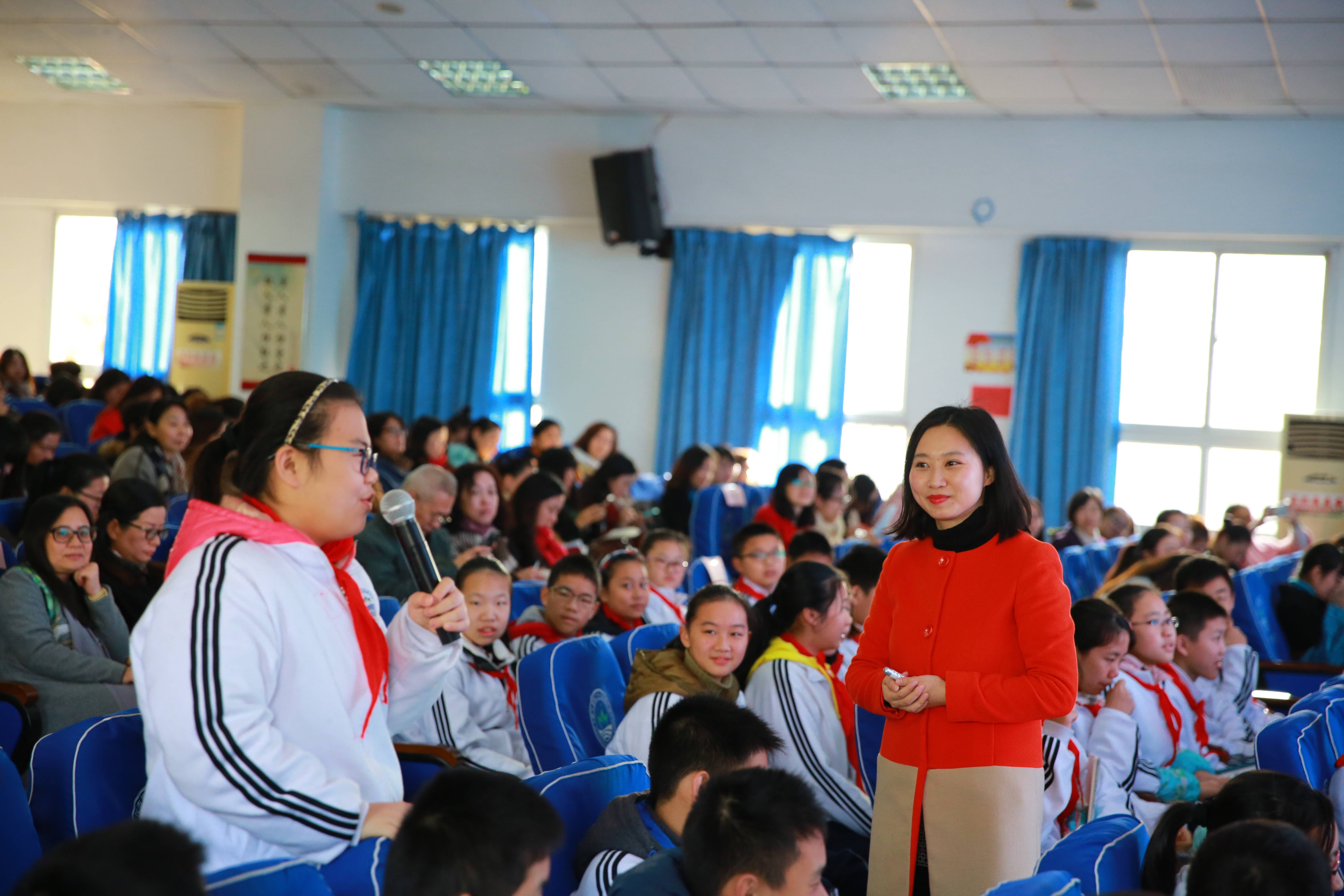 E:\教科院工作 (G)\桌面文件\2017年下半年\11月\23初级中学市级研讨活动\11月24日活动照片\11月24日活动照片\市心理健康教育研讨 (10).JPG